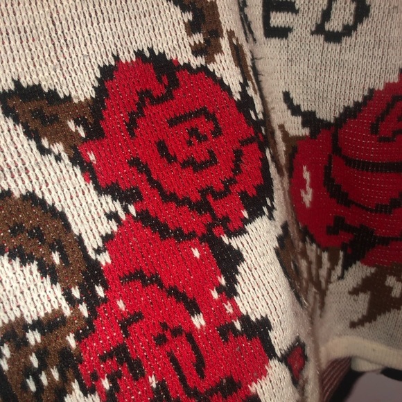 Non-stop large Black and Red Crew Neck Sweater with Vintage Floral Design-used - Picture 3 of 6